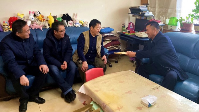 慰问送真情  关爱暖人心<br/>——甘肃WM视讯集团开展春节慰问运动