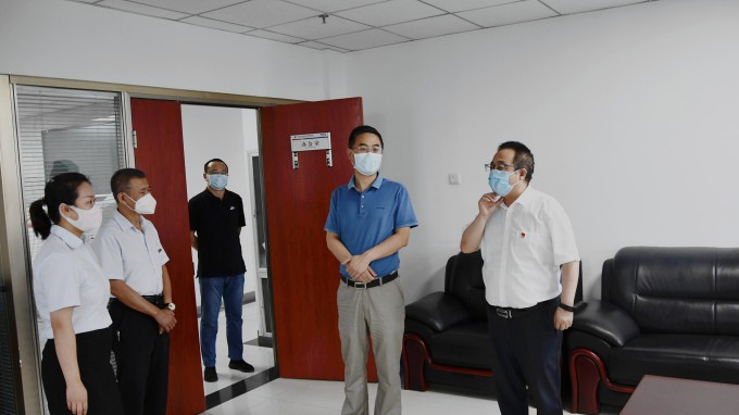 马明在子公司督导检查疫情防控事情