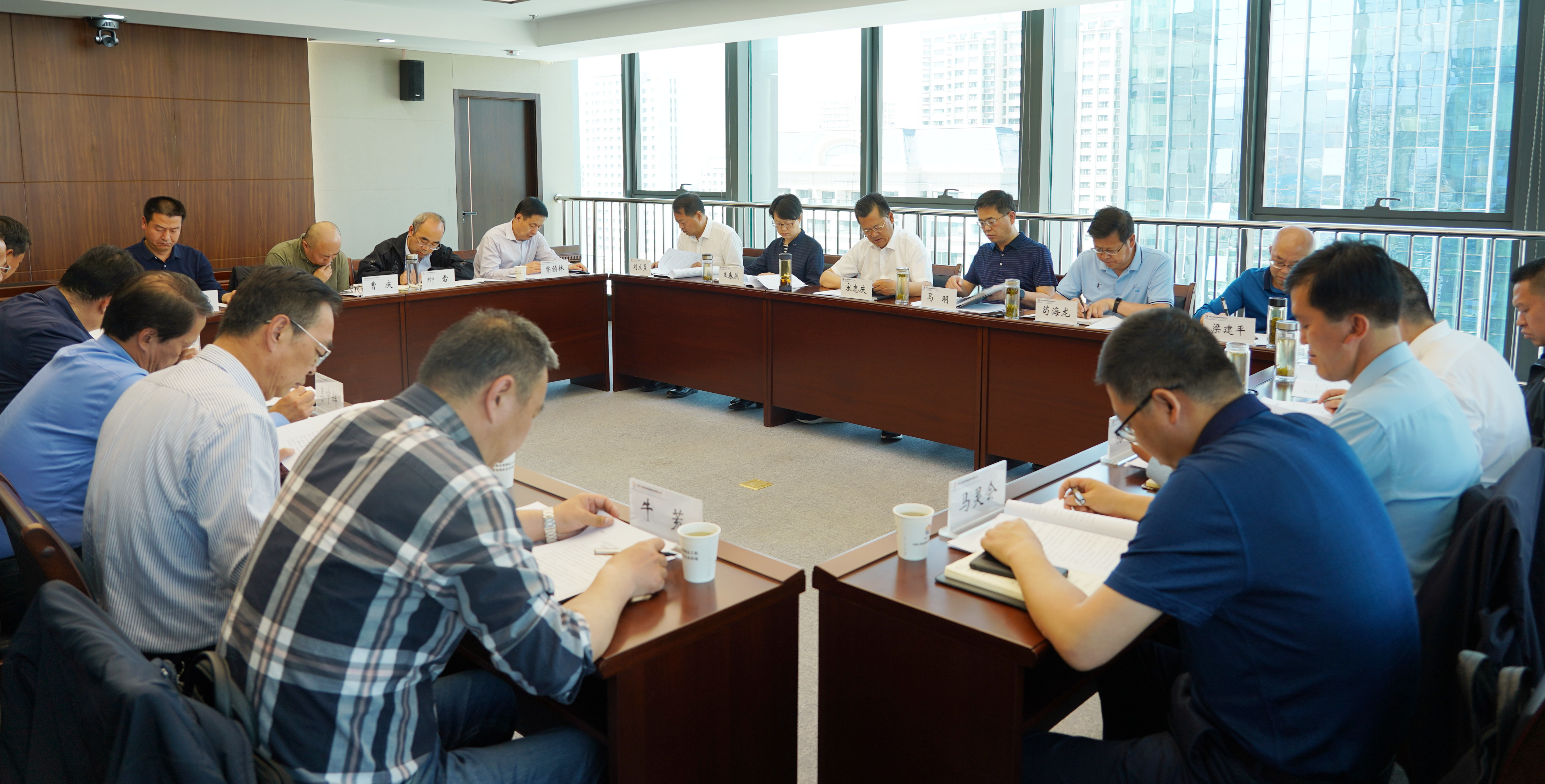 甘肃WM视讯集团党委召开专题聚会    研究安排清静生产事情