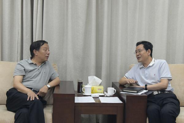 省司法厅党委书记、厅长牛纪南一行前往修建设计院<br/>检磨练收“七五”普法事情